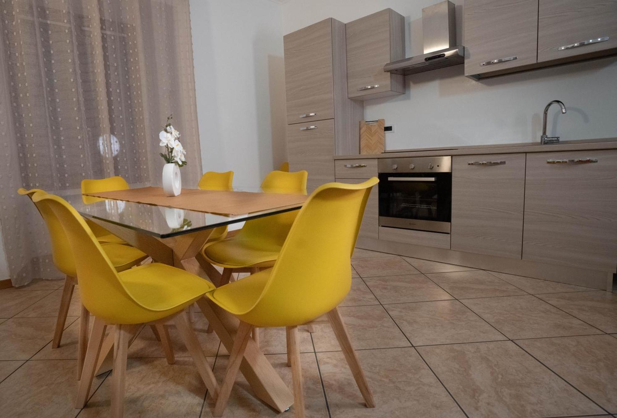 Ambra Apartment Tirano Exterior photo